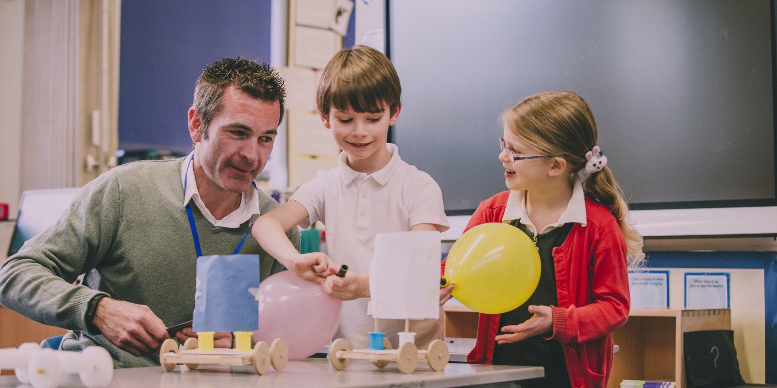 How to get primary school students interested in science